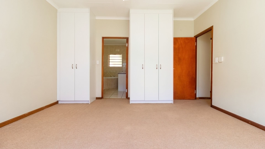 3 Bedroom Property for Sale in Sandbaai Western Cape